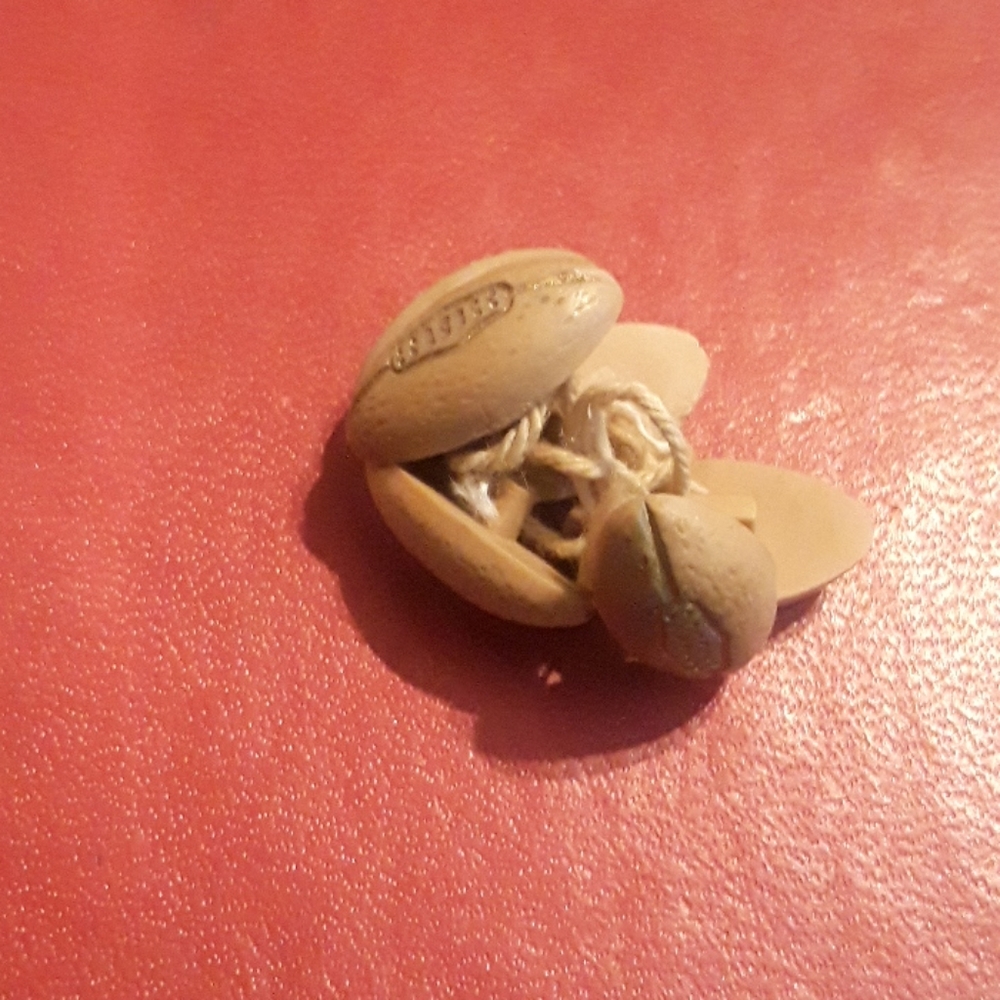 Buttons - Picture 2 of 3